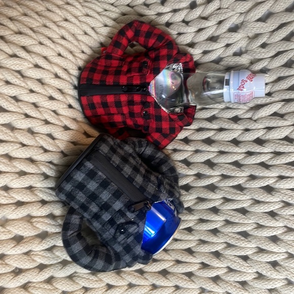 Puffin Drinkware set of two insulated flannel shirt coozies. - Picture 6 of 6
